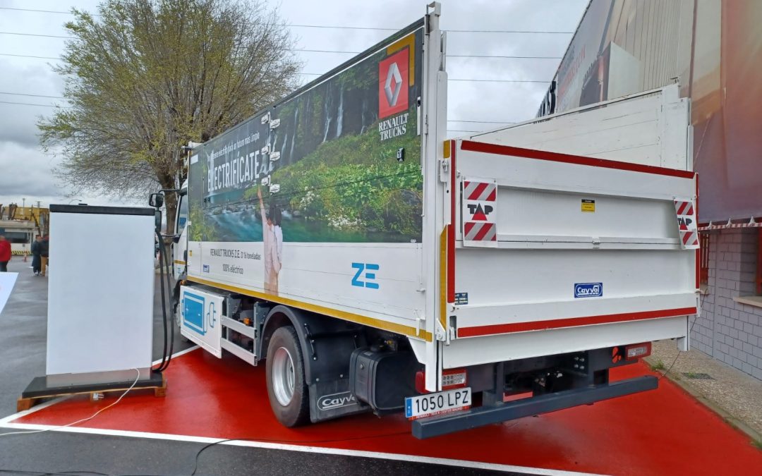 CAYVOL Y SUS CARROZADOS PARA BRIGADAS, PRESENTES EN EL EVENTO DE RENAULT TRUCK CENTER MADRID  DE LA GAMA 100% ELÉCTRICA