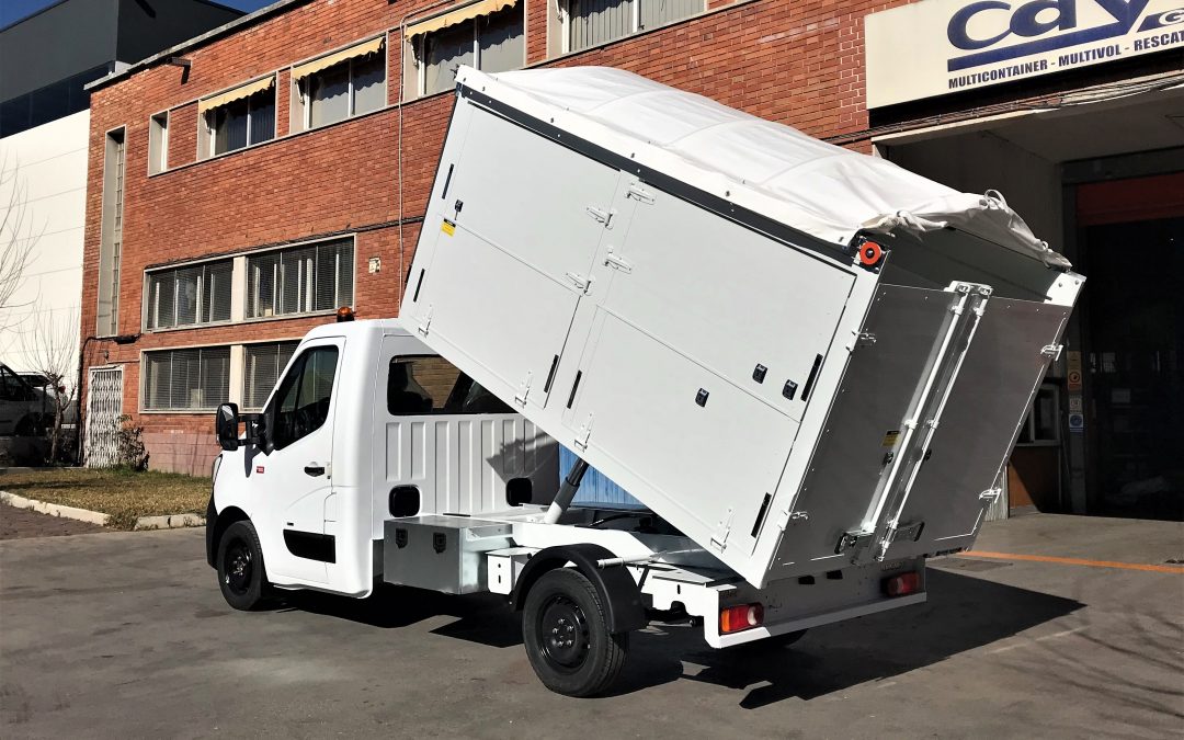 ENTREGADAS A URBASER 12 NUEVAS UNIDADES DE VOLQUETE BRIGADAS INTEGRAL DE ALUMINIO SOBRE VEHÍCULOS ELÉCTRICOS RENAULT MASTER ZE