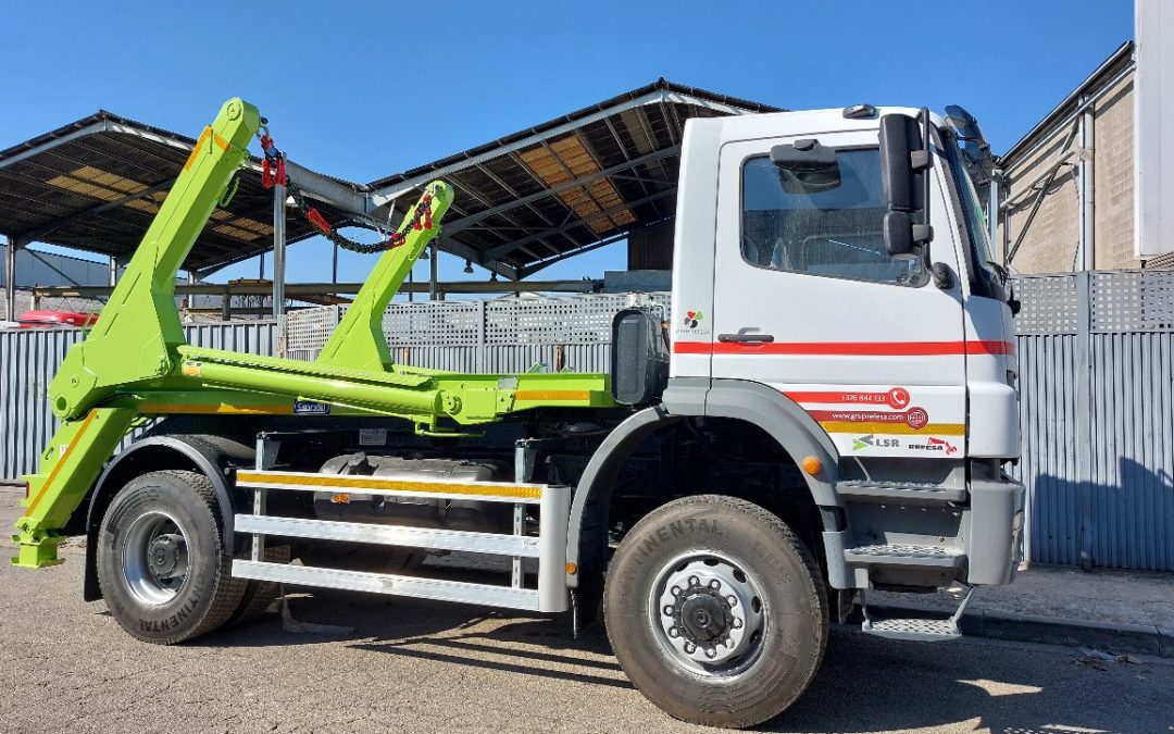 NUEVA VIDA Y NUEVO MULTICONTAINER PARA ESTE MERCEDES DE REFESA