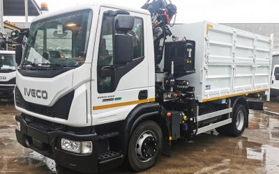 3 NUEVAS UNIDADES DE GRÚA ATLAS 82.4E A2 Y VOLQUETE BRIGADAS PARA FCC PUERTO SANTA MARIA