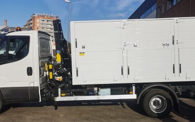 3 NUEVAS UNIDADES DE GRÚA CAYVOL HC 50 Y VOLQUETE BRIGADAS PARA FCC DESTINO EL PENEDÈS